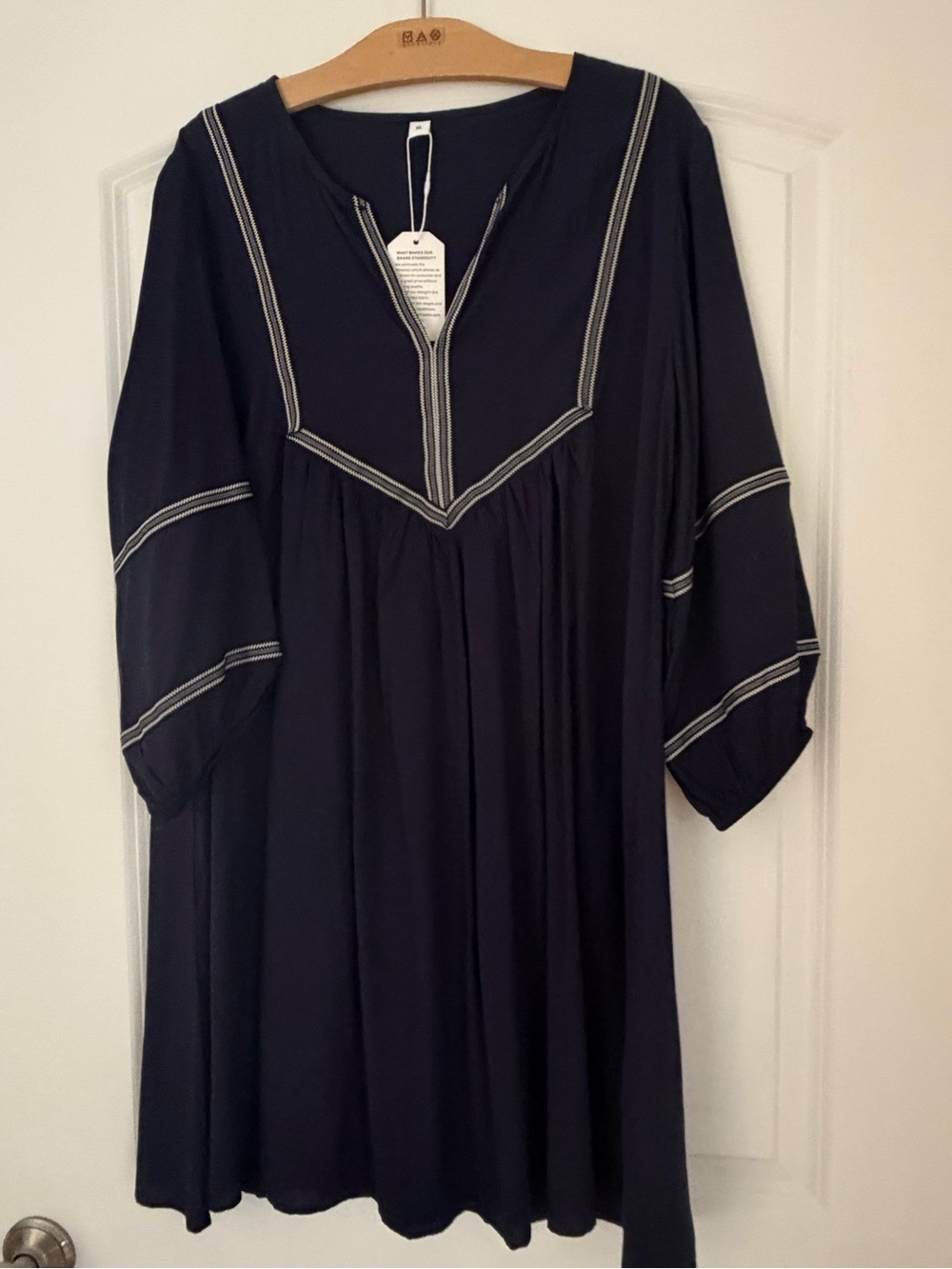 Made with Love NWT Navy Embroidered V-Neck Tunic Women's XL